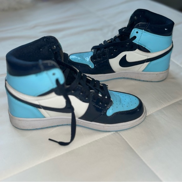 Jordan 1 Retro High UNC Patent - Picture 3 of 4